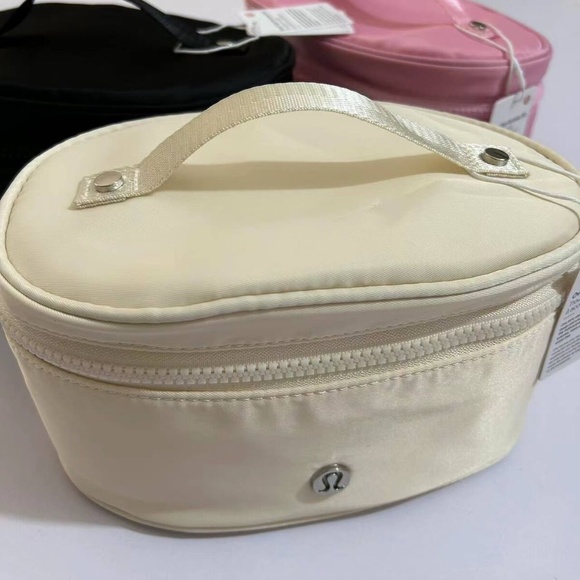 lululemon athletica Bags Lululemon Women Oval Top Access Kit Makeup